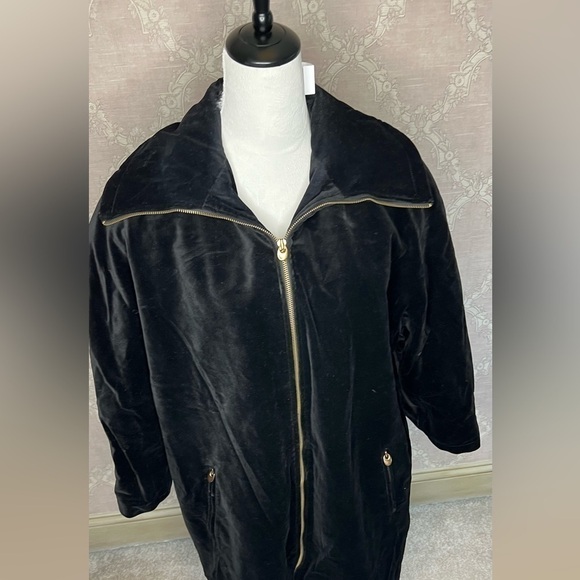 Brand New Anne Klein 90’s Black Crushed Velvet Winter Coat – Size S - Picture 4 of 9